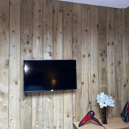 Donegal Lodgings Apt 6 아파트 *